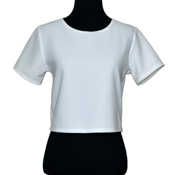 Snap white textured short sleeves crop top size small - Picture 9 of 9